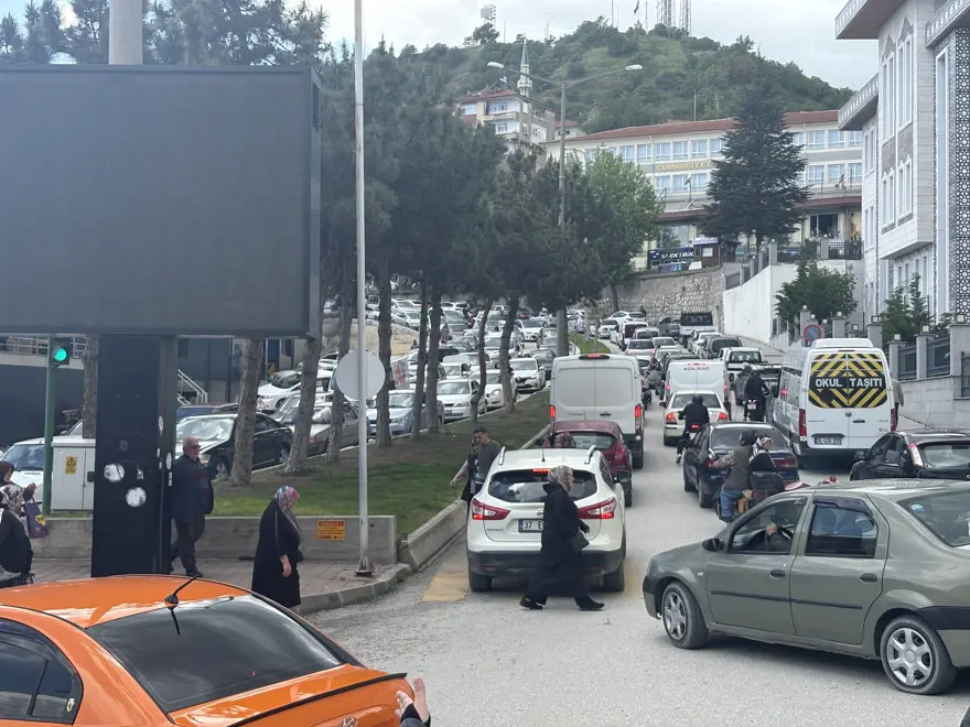 Cide nüfusu bayram tatilinde 10.000'den 100.000'e yükseldi